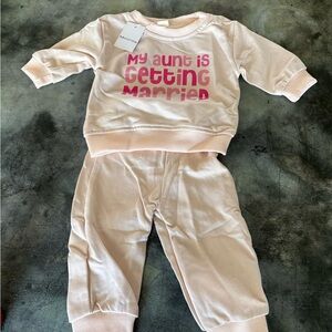 NWT, Miniolie babt girl sweat pant set in beige, 3 to 6 months, H62